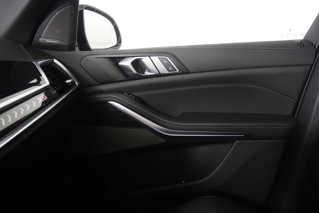 Thumbnail: 2026 BMW X5 - 23