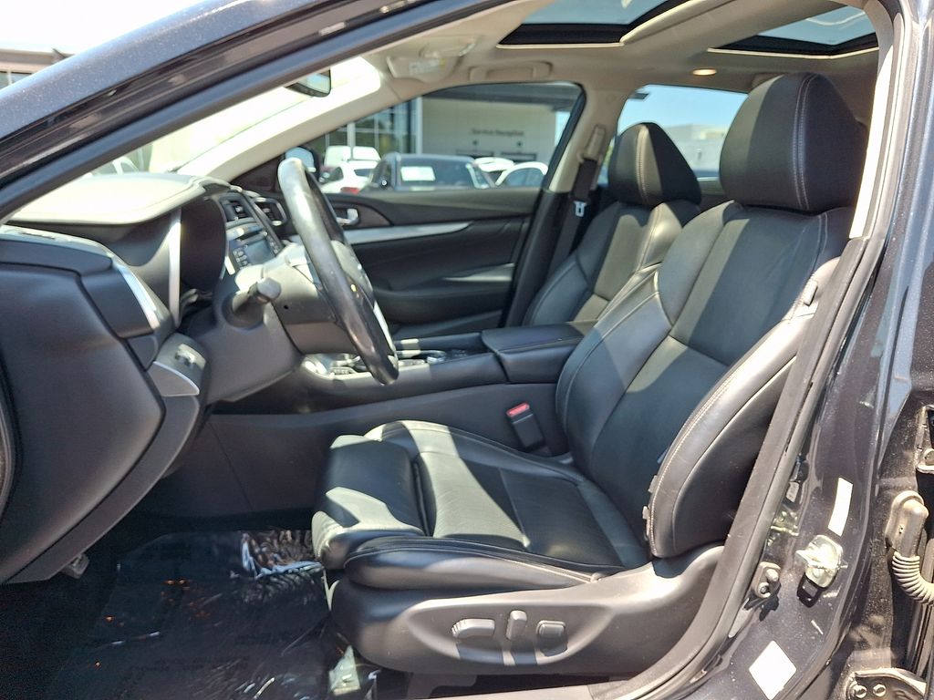 Thumbnail: 2016 Nissan Maxima - 13