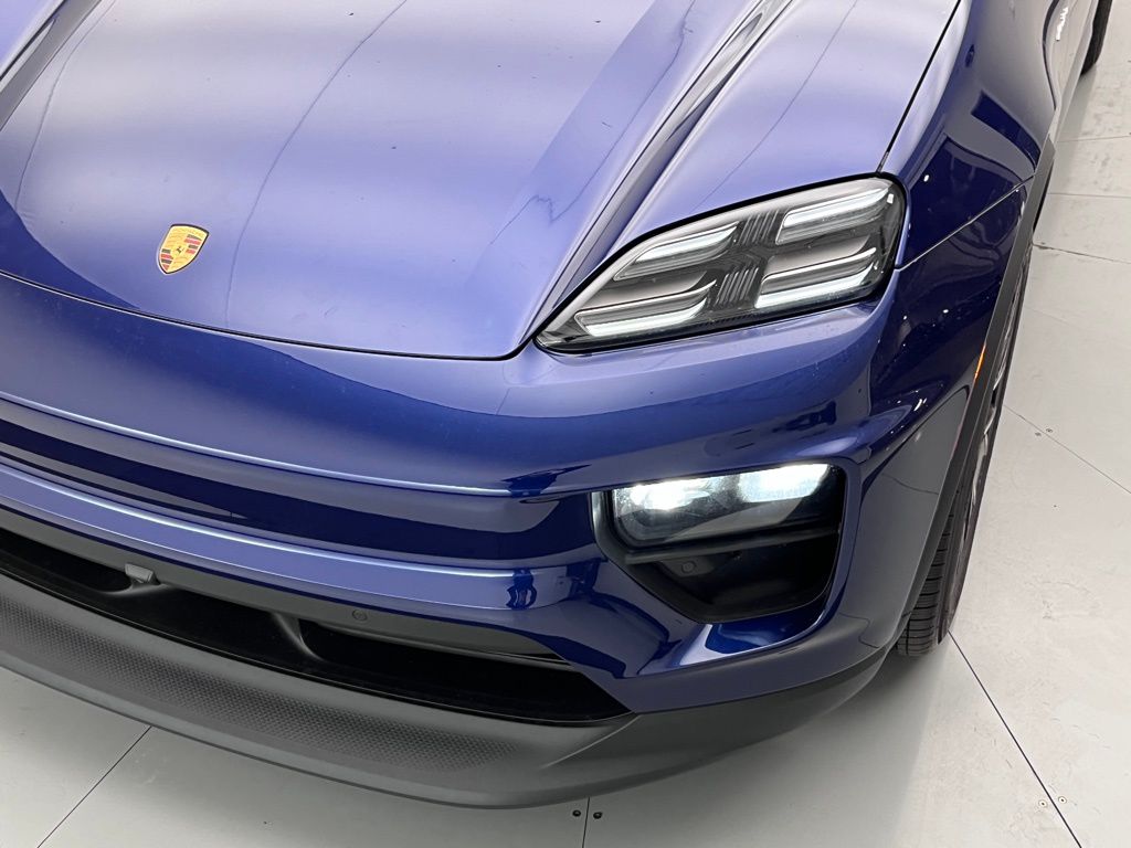 Thumbnail: 2025 Porsche Macan - 26