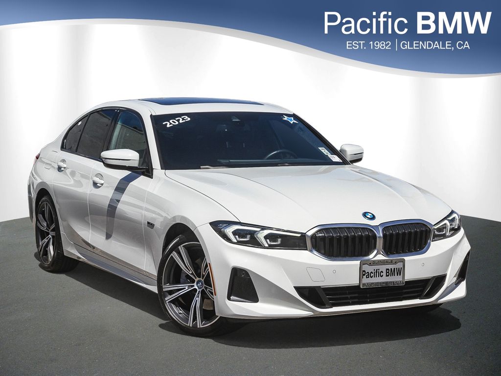 Alpine White 2023 BMW 3 Series Sedan Rear-Wheel Drive 8-Speed Automatic