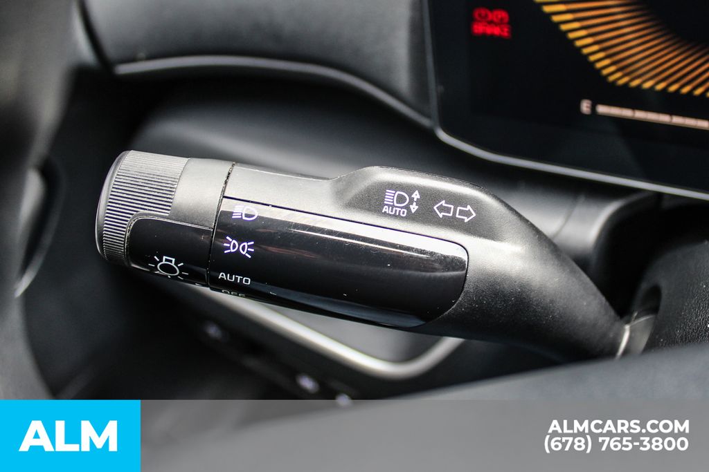 Used 2025 Blue Kia LXS image 27