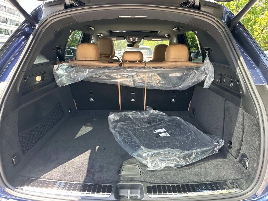 Thumbnail: 2026 Mercedes-Benz GLE - 24