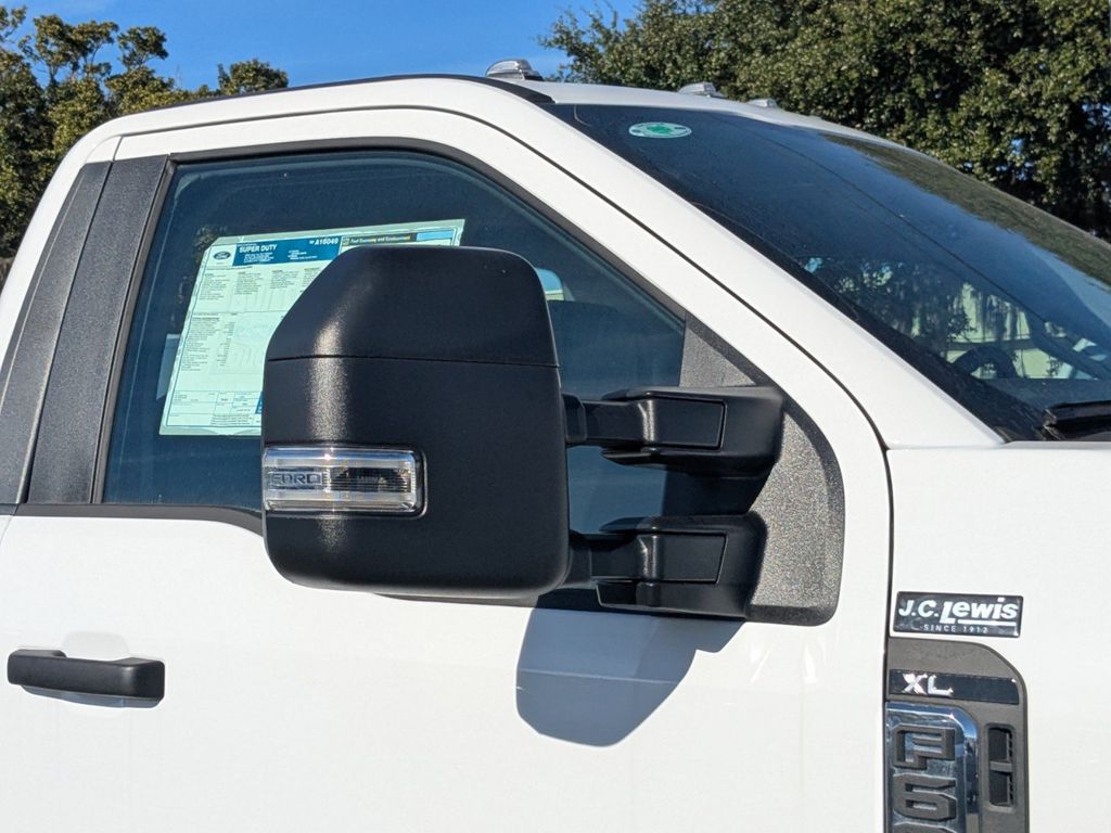 2025 Ford F-600 Chassis XL