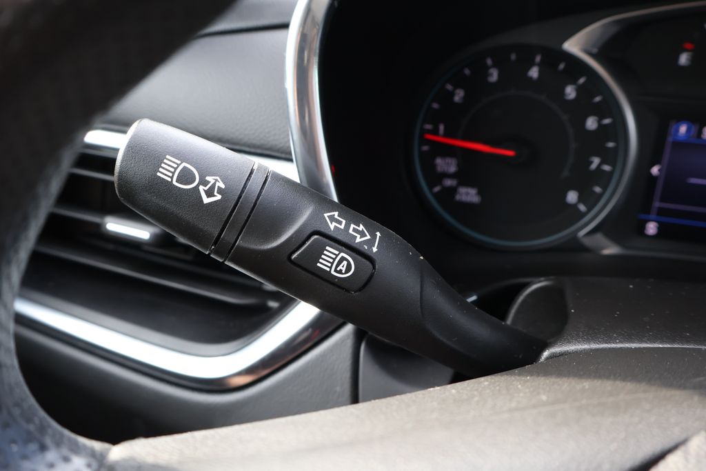 Thumbnail: 2021 Chevrolet Equinox - 21
