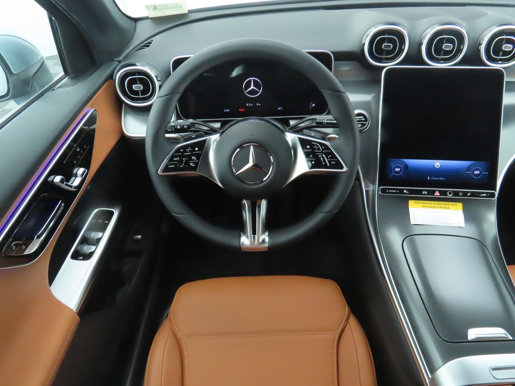 2025 Mercedes-Benz GLC 300 11