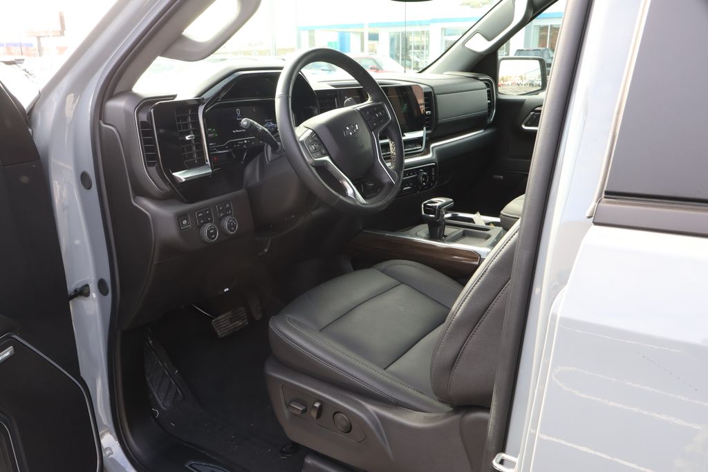 Thumbnail: 2024 Chevrolet Silverado 1500 - 14