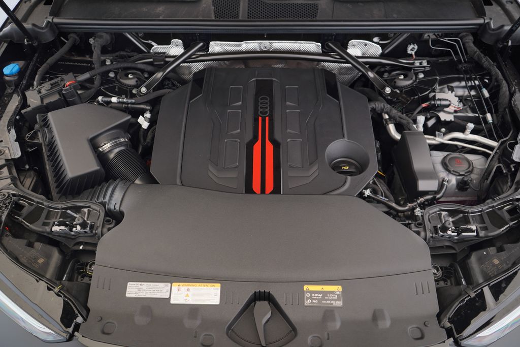 2025 Audi SQ5  12