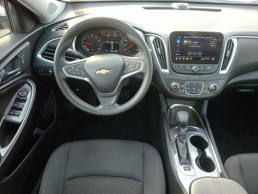 Thumbnail: 2022 Chevrolet Malibu - 12