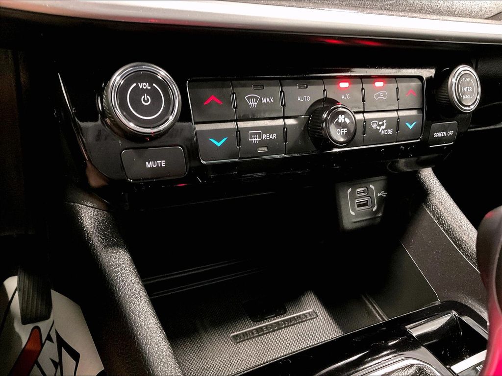 2023 Jeep Compass — photo 25