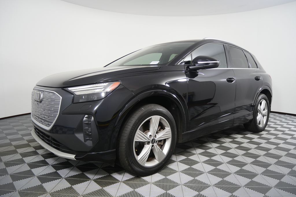 Thumbnail: 2022 Audi Q4 e-tron - 8