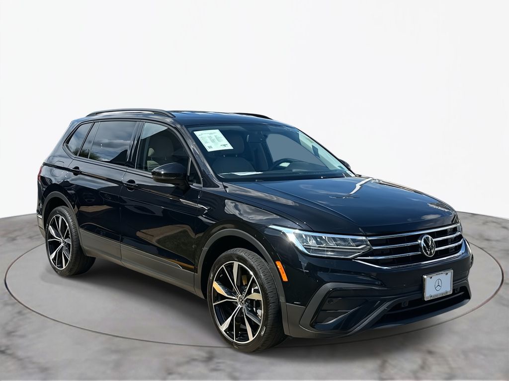 Thumbnail: 2022 Volkswagen Tiguan - 3