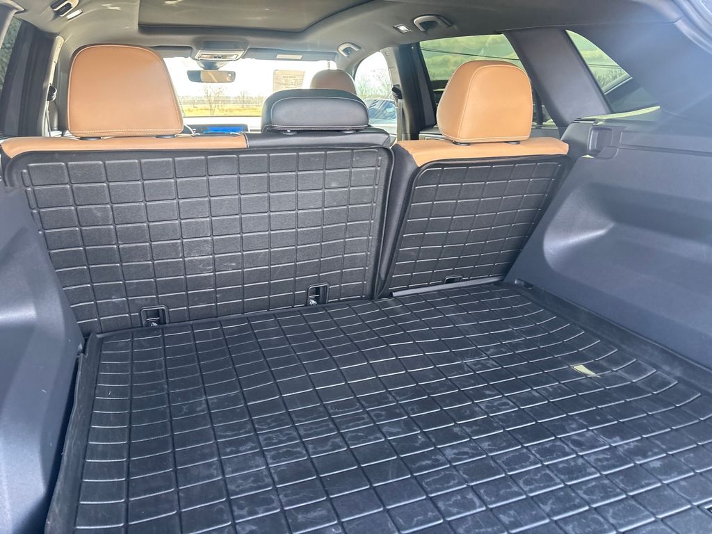 Used Car 2024 Volkswagen Atlas Cross Sport  2.0t Sel R-line For Sale Under $40,000 In Austin, Texas