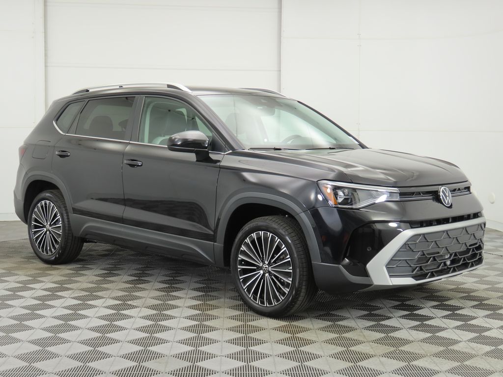 2025 Volkswagen Taos SE 4