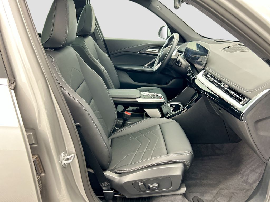 Thumbnail: 2025 BMW X1 - 18