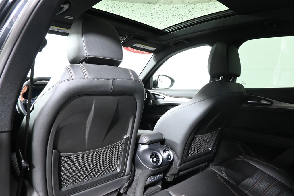 Thumbnail: 2025 Alfa Romeo Stelvio - 29