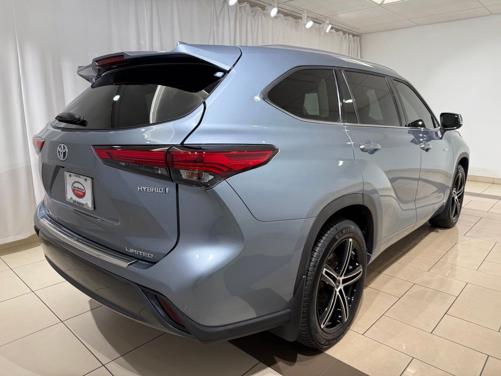 Thumbnail: 2021 Toyota Highlander - 5