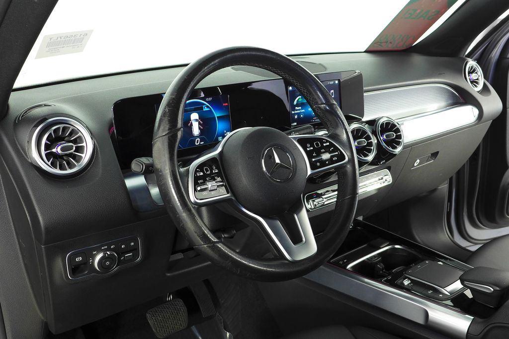Thumbnail: 2021 Mercedes-Benz GLB - 30