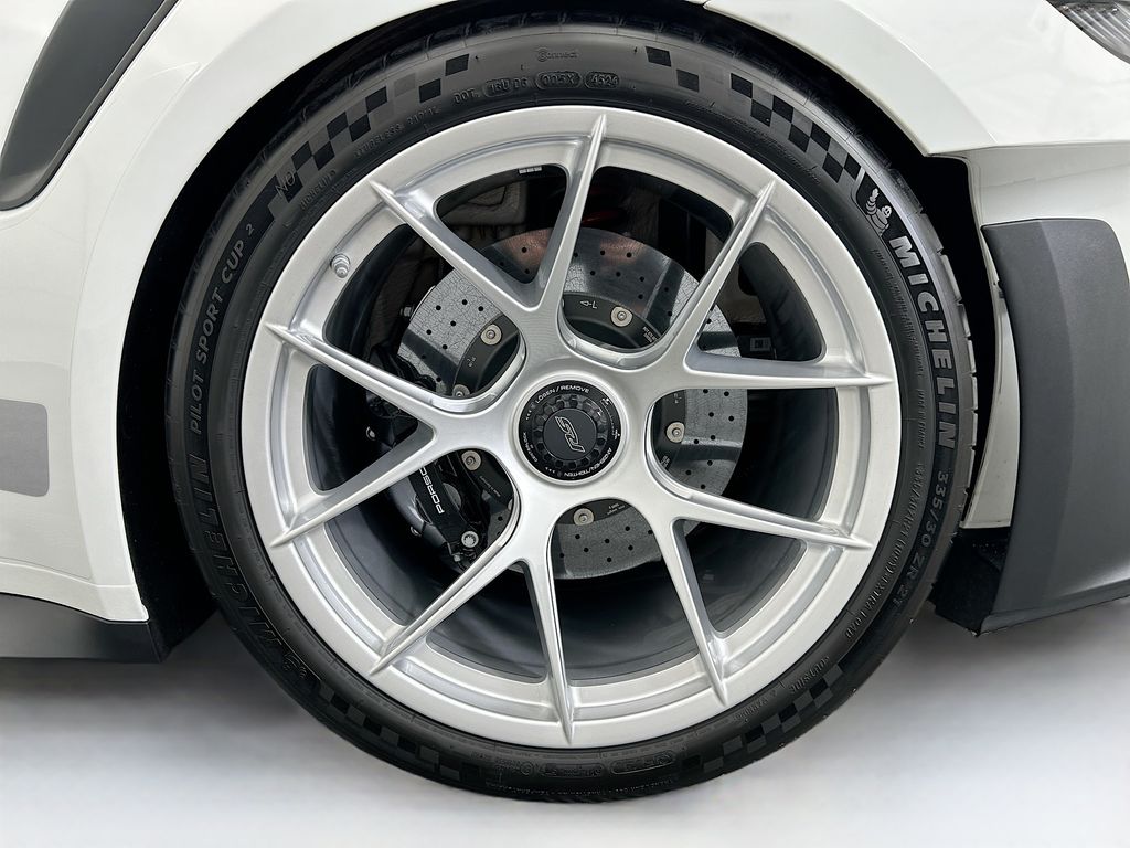 Thumbnail: 2025 Porsche 911 - 27