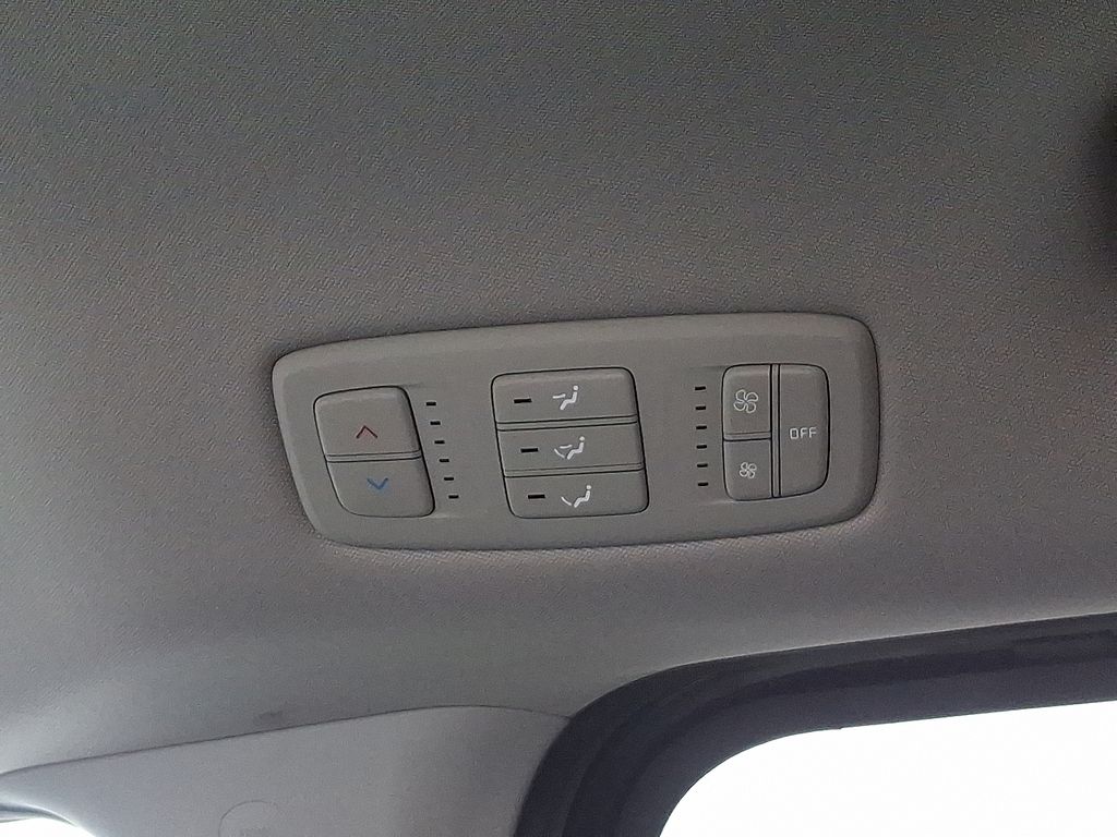 Thumbnail: 2023 Kia Carnival - 12