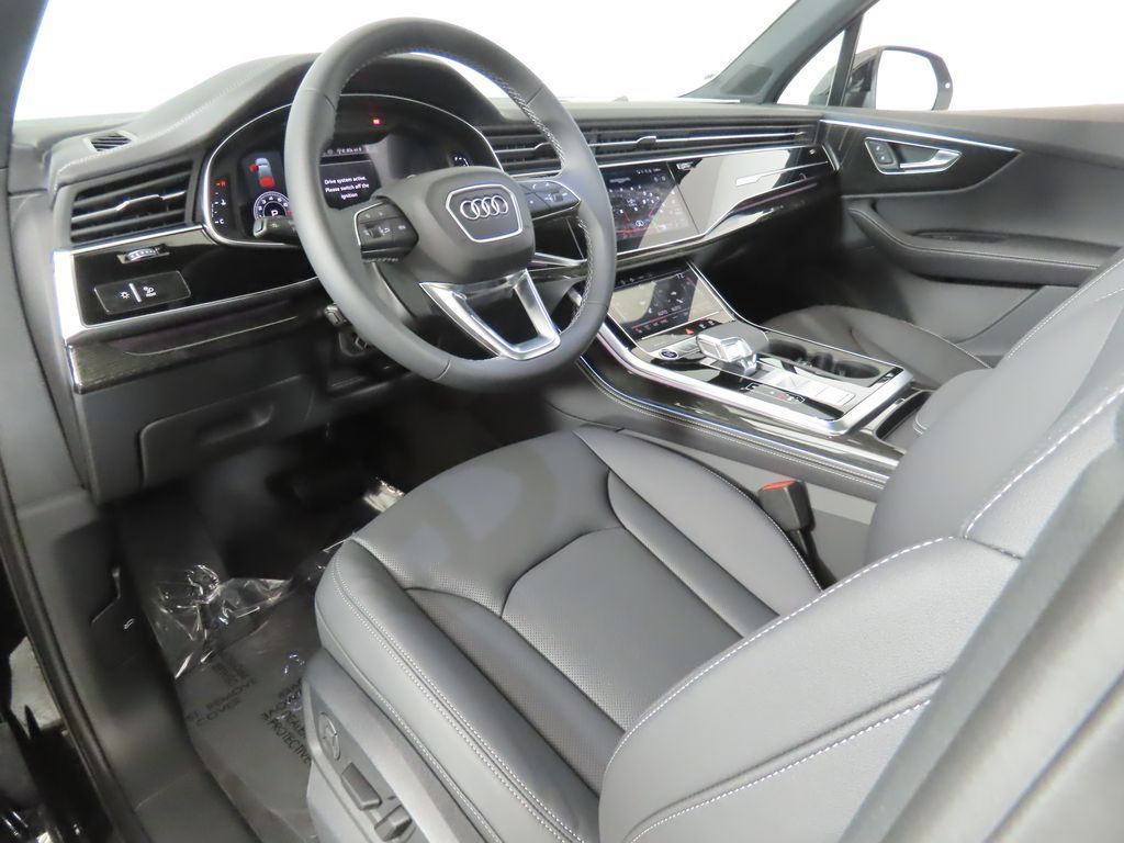 Thumbnail: 2025 Audi Q7 - 26