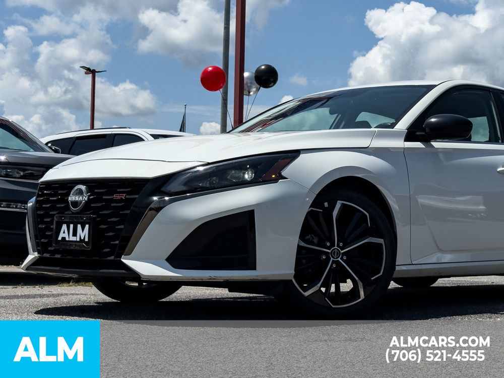 Used 2024 White Nissan 2.5 SR image 22
