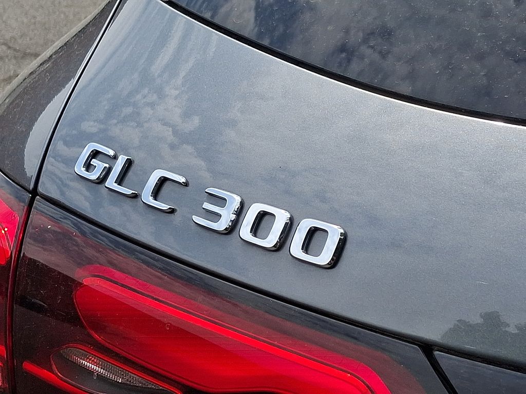 Thumbnail: 2023 Mercedes-Benz GLC - 30