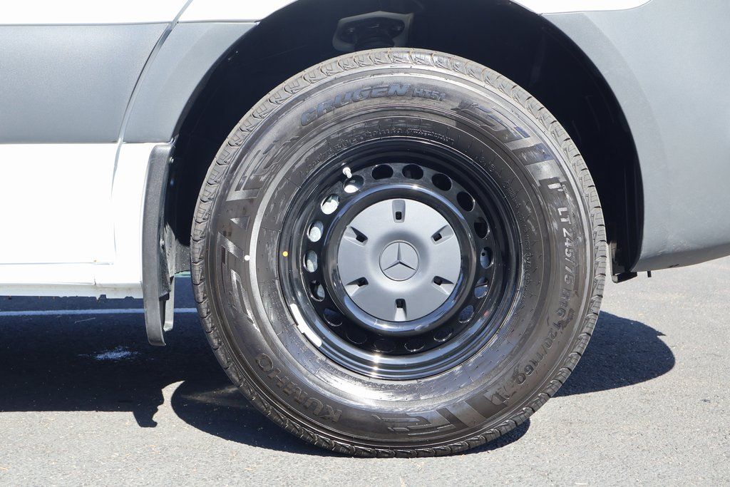 Thumbnail: 2025 Mercedes-Benz Sprinter - 10