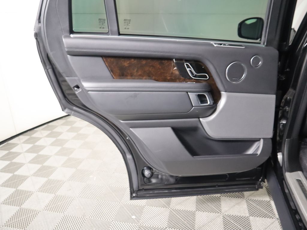 Thumbnail: 2020 Land Rover Range Rover - 26