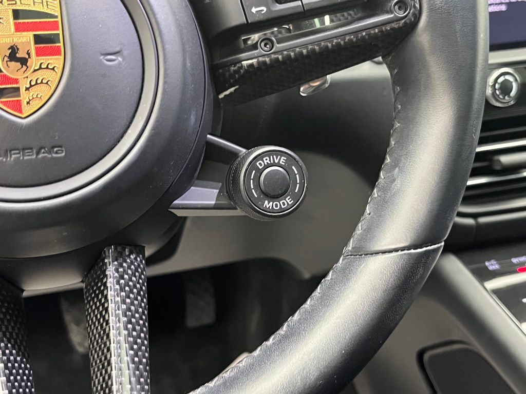 Thumbnail: 2023 Porsche Macan - 15