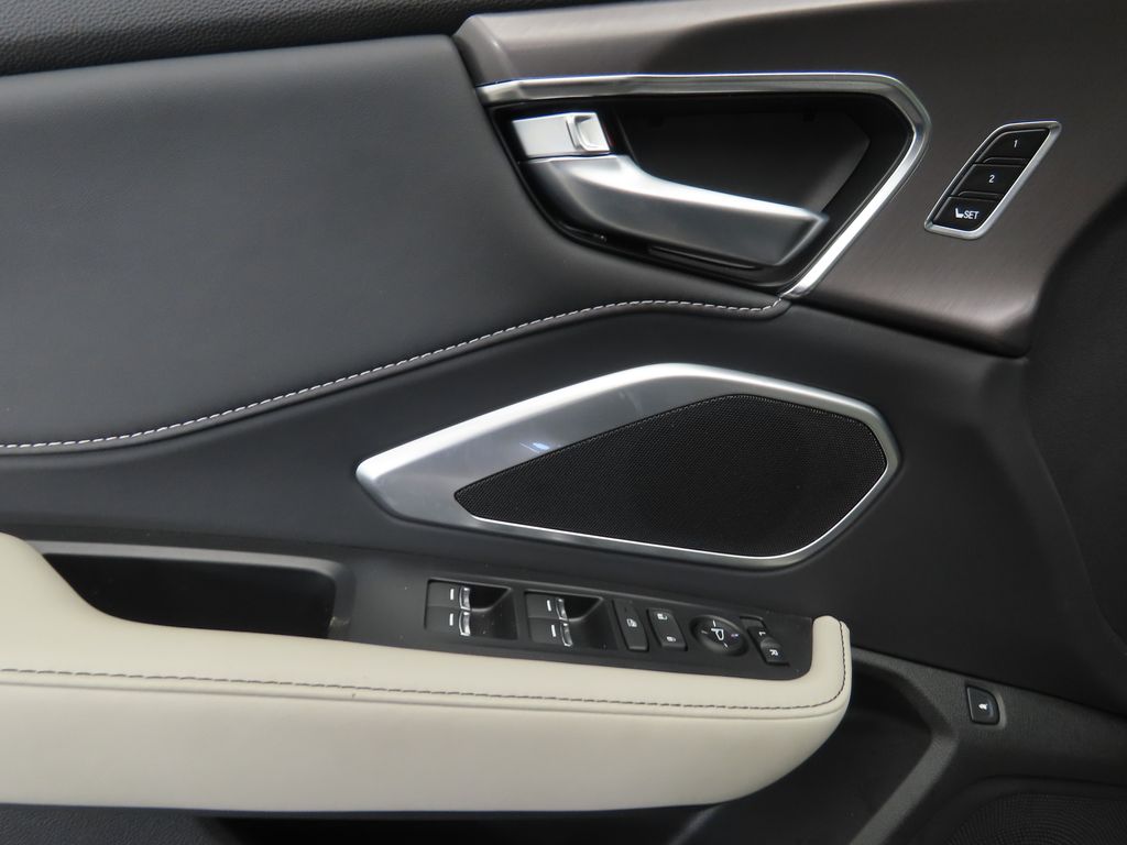 Thumbnail: 2025 Acura RDX - 23