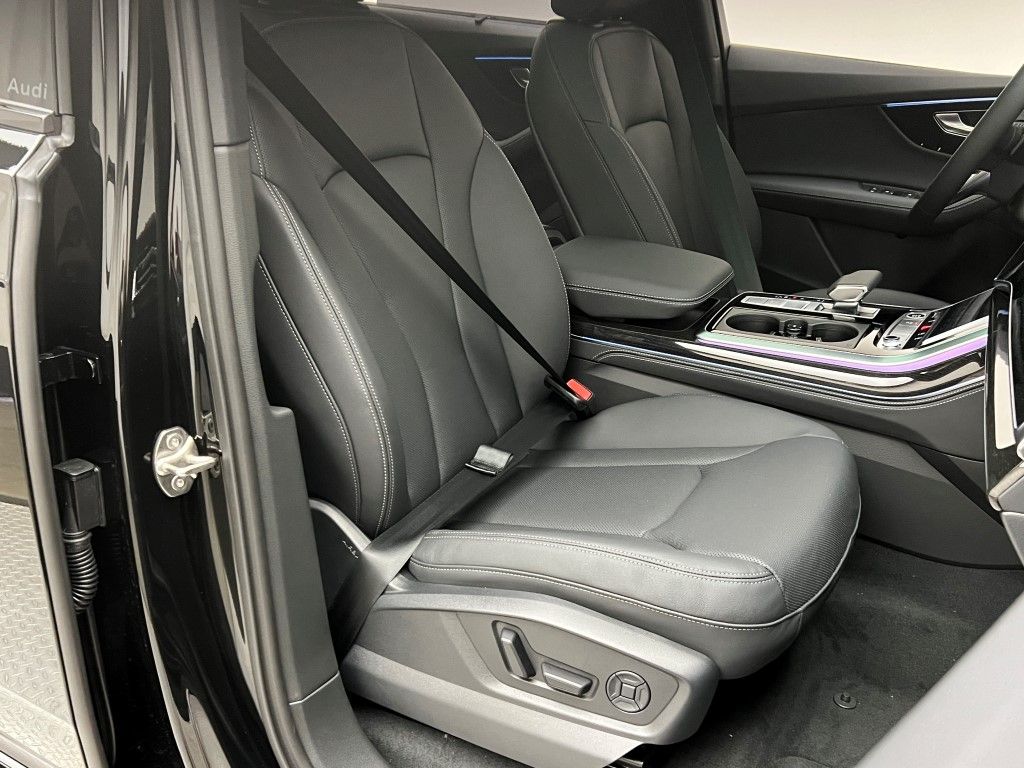 Thumbnail: 2026 Audi Q7 - 11