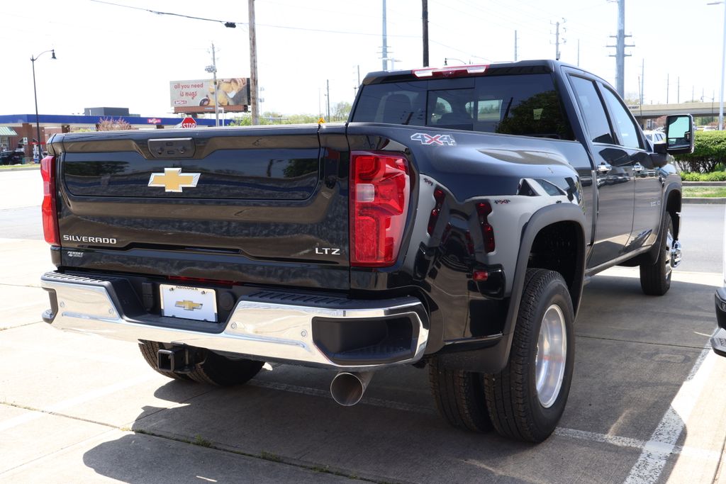 2025 Chevrolet Silverado 3500 LTZ 11