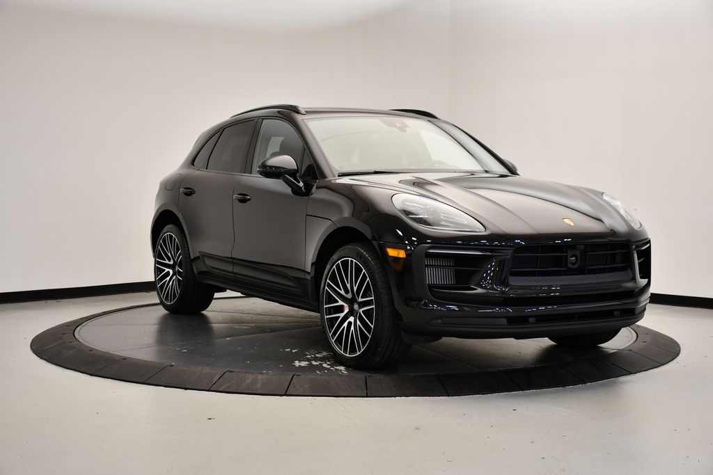 Thumbnail: 2026 Porsche Macan - 9