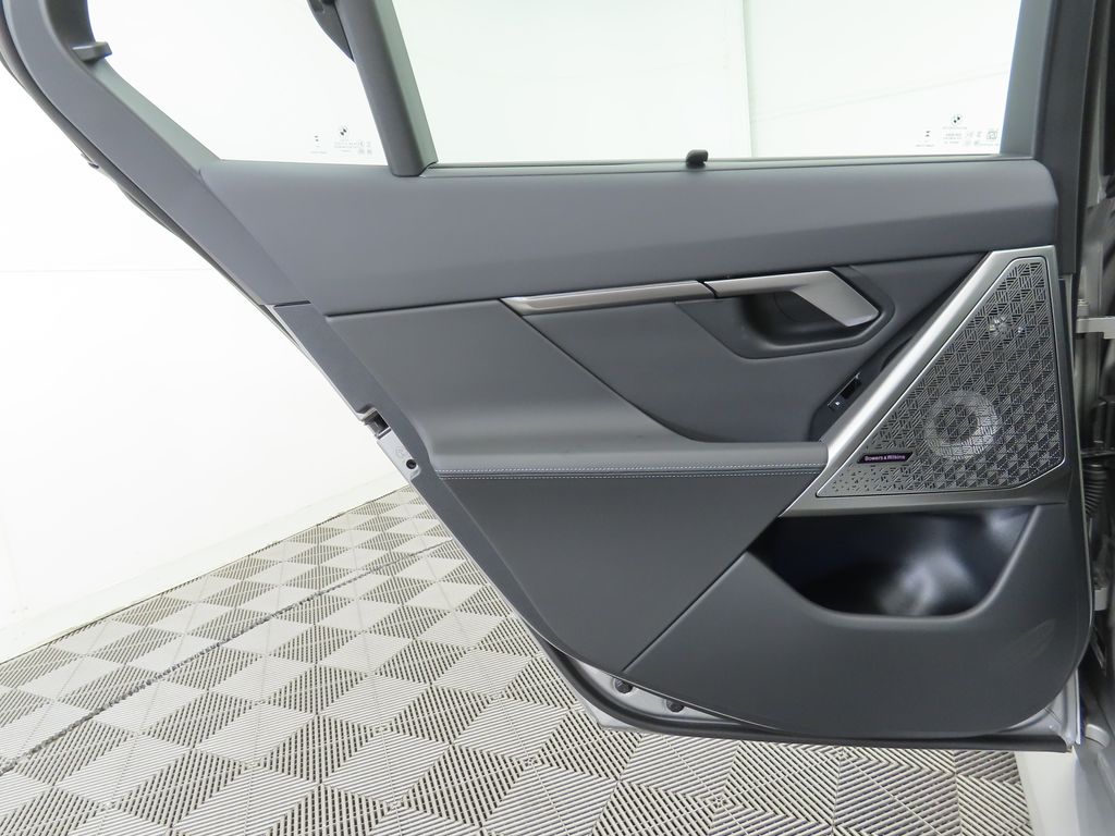 Thumbnail: 2026 BMW M5 - 26