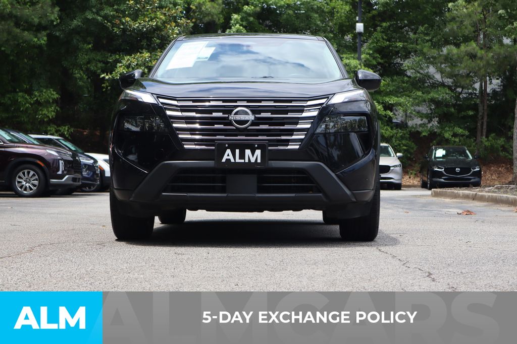Used 2025 Black Nissan SV image 4