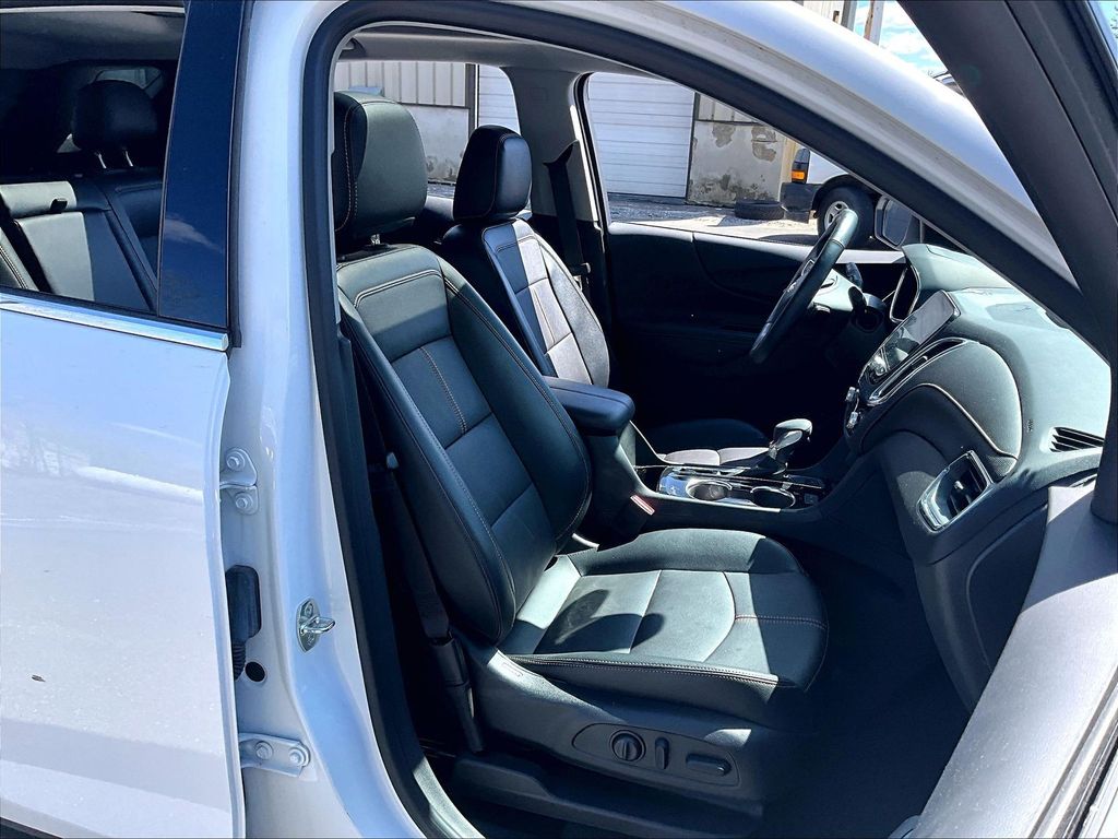 2023 Chevrolet Equinox — photo 11