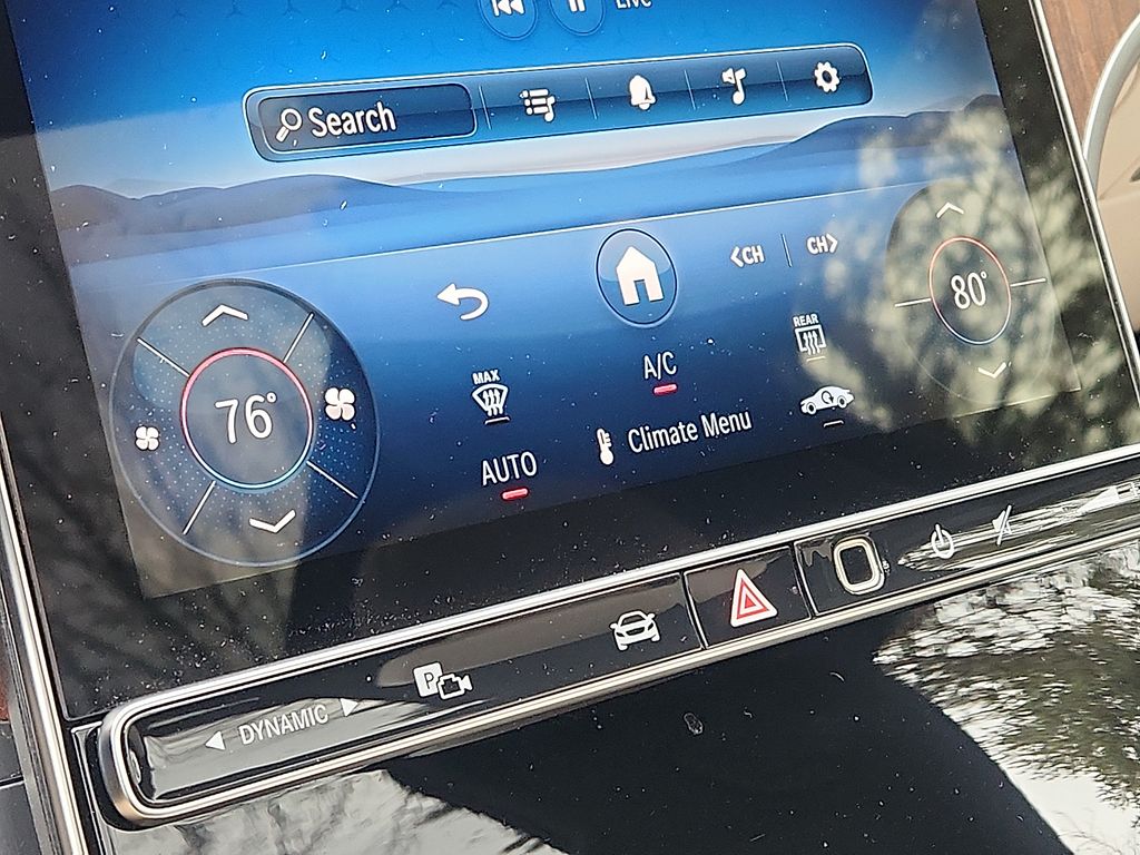 Thumbnail: 2025 Mercedes-Benz GLC - 16