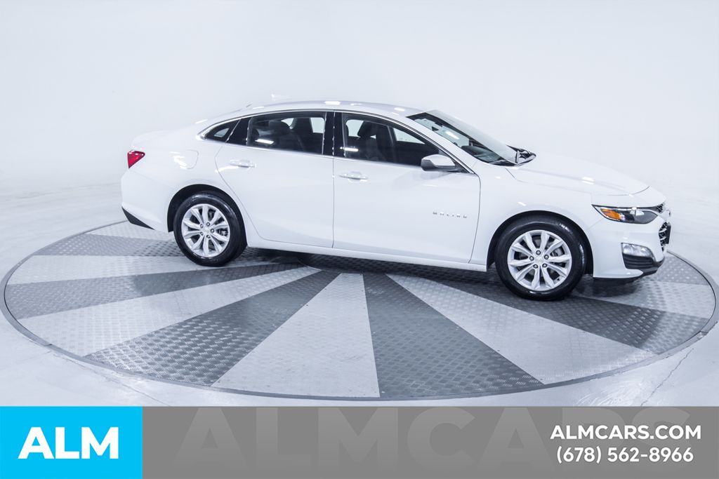 Used 2025 White Chevrolet LT image 13