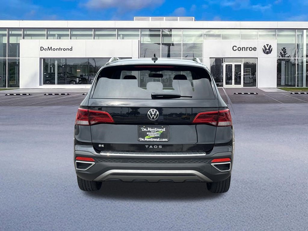 2022 Volkswagen Taos 1.5T SE Black at DeMontrond Auto Country
