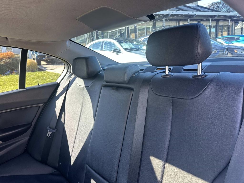 Thumbnail: 2014 BMW 3 Series - 31