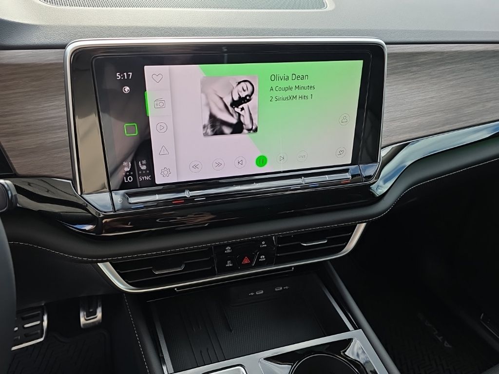 2026 Volkswagen Atlas 2.0T SEL Premium R-Line White/off-white at Auto Express Mitsubishi