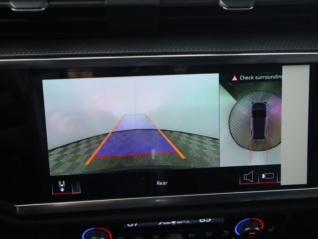 Thumbnail: 2025 Audi Q3 - 15