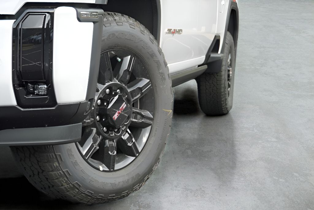 New 2026 White GMC AT4 image 3