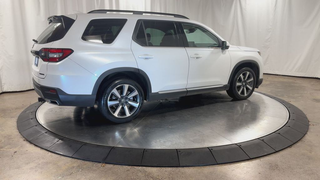 used 2023 Honda Pilot car, priced at $39,300