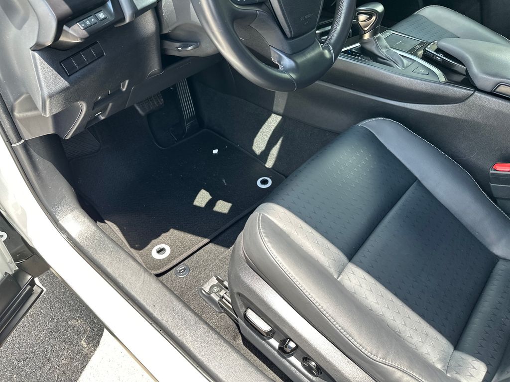 Used Car 2021 Lexus Ux  200 Base For Sale Under $25,000 In Austin, Texas