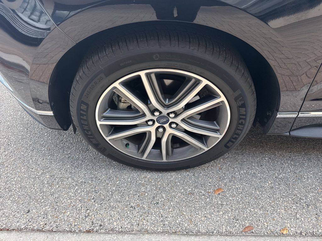 Used 2019 Black Ford Titanium image 12