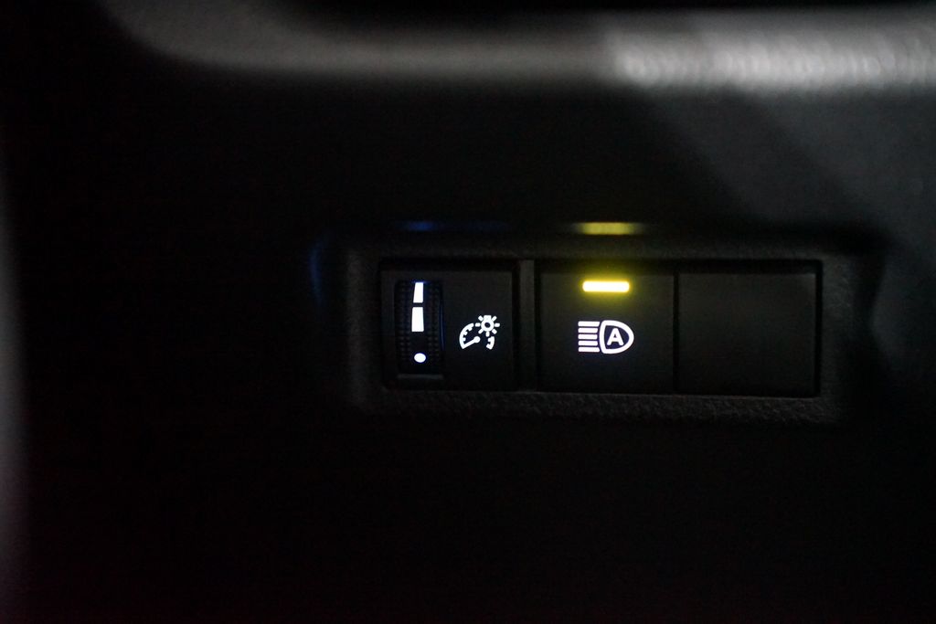 2022 Toyota RAV4 LE 22
