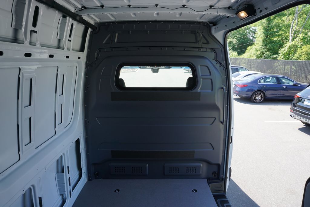 Thumbnail: 2025 Mercedes-Benz Sprinter - 23