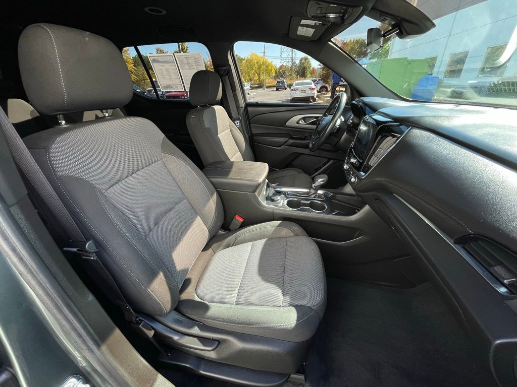 Thumbnail: 2022 Chevrolet Traverse - 31