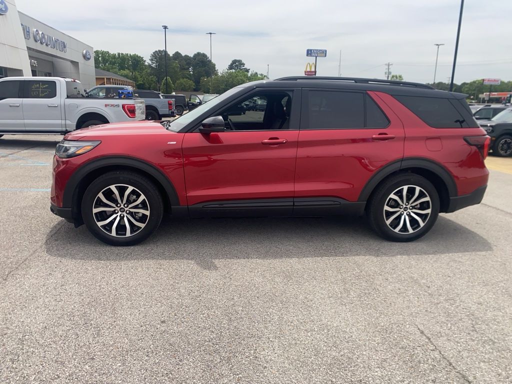 2025 Ford Explorer ST-Line RWD